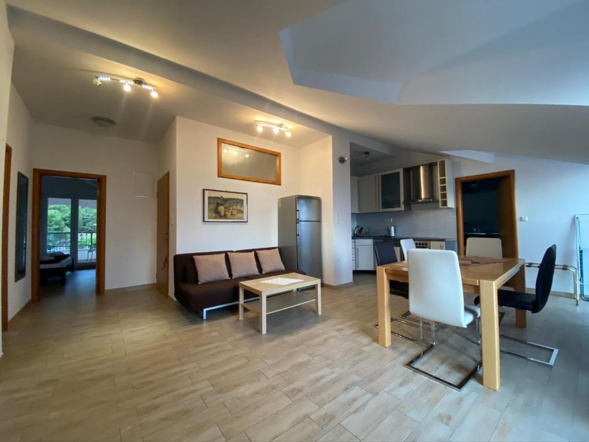 Apartments Grozdana Gradac  Exteriör bild