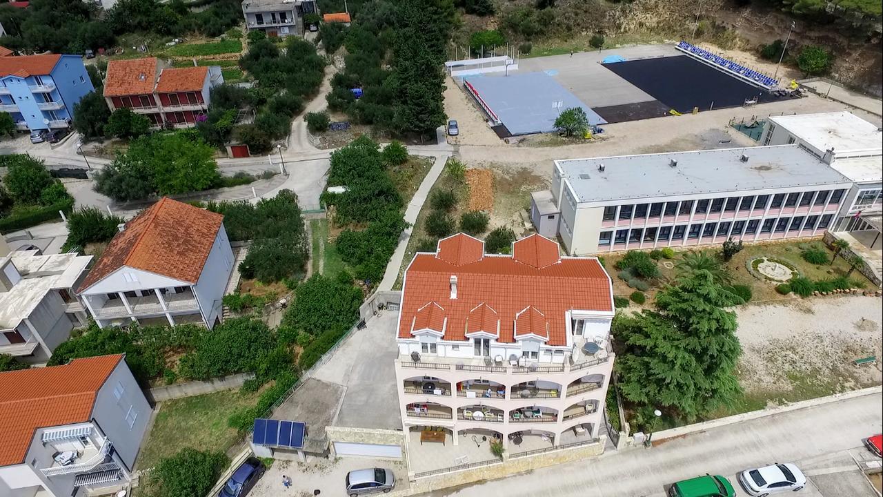 Apartments Grozdana Gradac  Exteriör bild