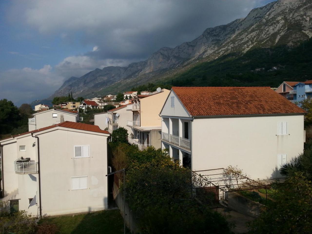 Apartments Grozdana Gradac  Exteriör bild